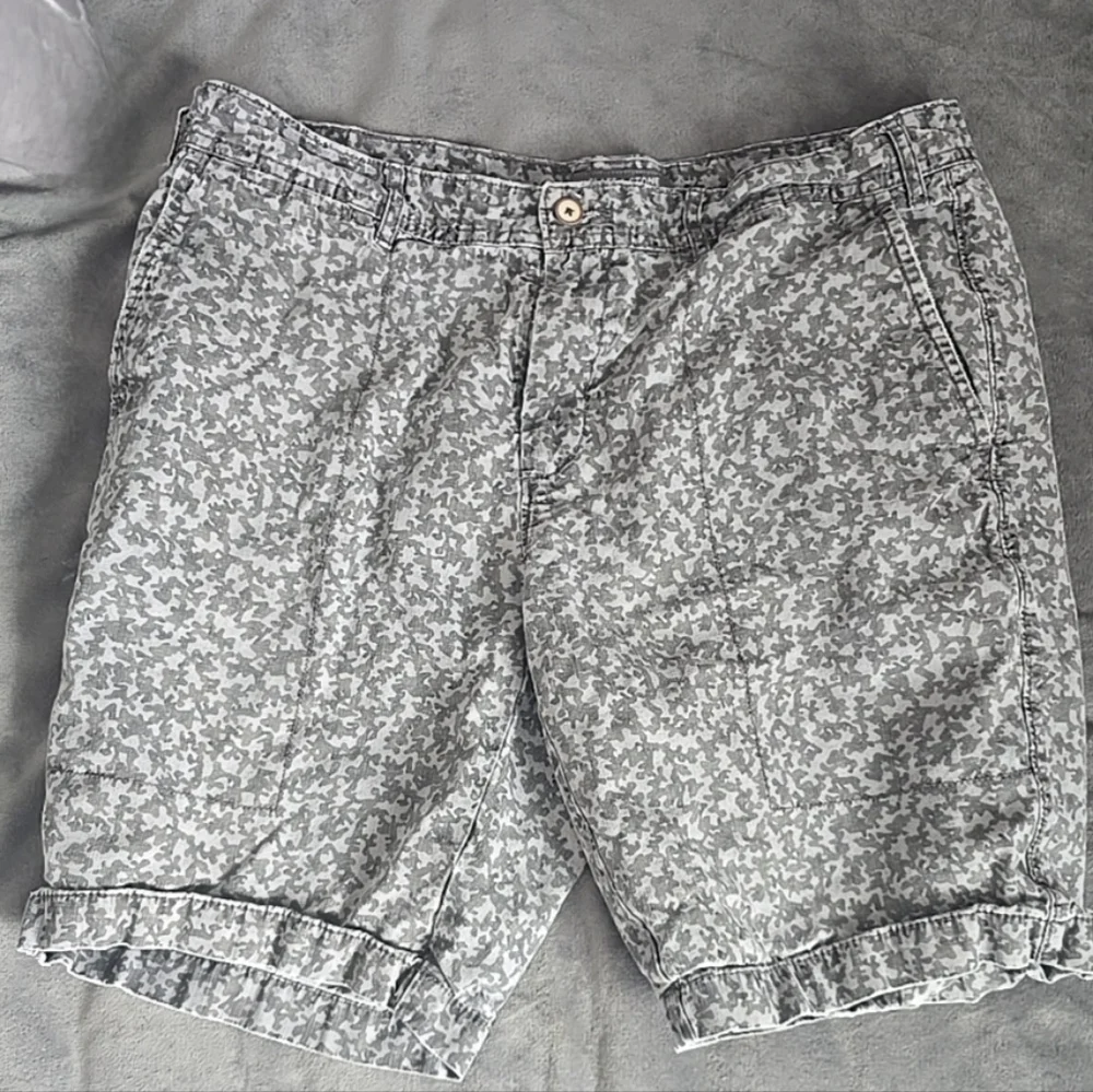 Slate & Stone Shorts Mens 34 Light & Dark Grays Chino Denim Botanical Men's